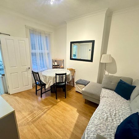 4 Bedroom House In Turnpike Lane/Wood Green London Luaran gambar