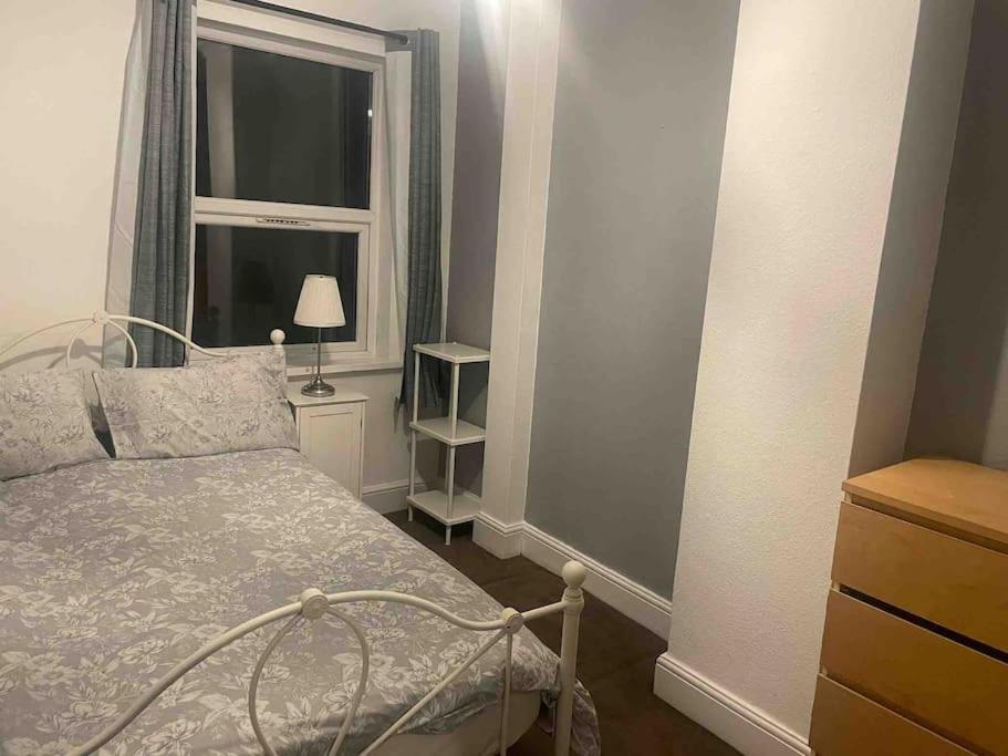 4 Bedroom House In Turnpike Lane/Wood Green London Luaran gambar