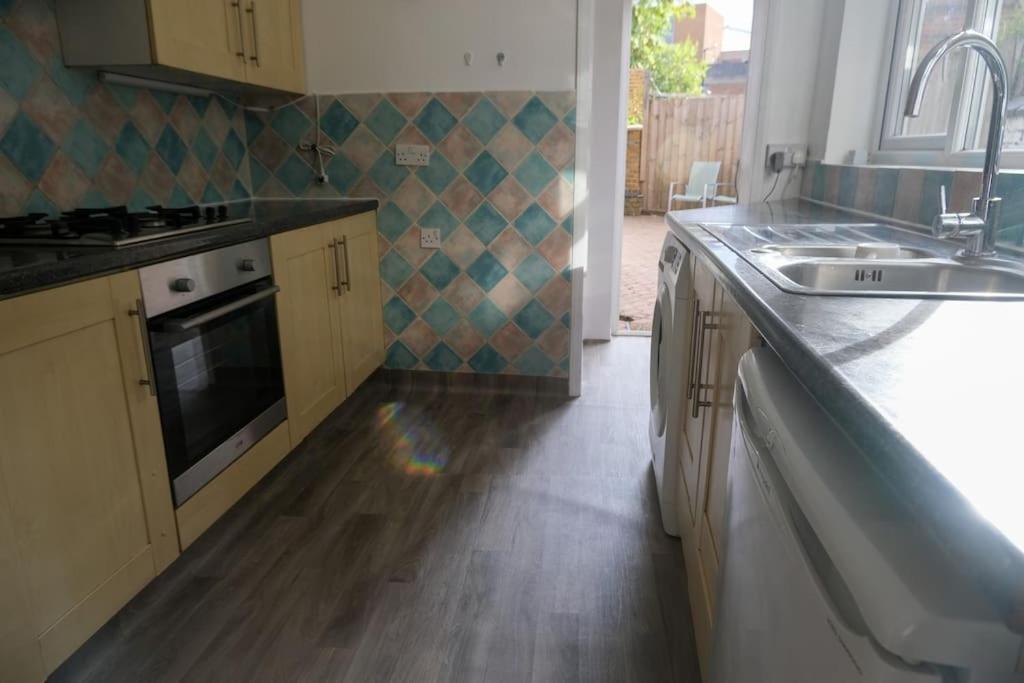 4 Bedroom House In Turnpike Lane/Wood Green London Luaran gambar